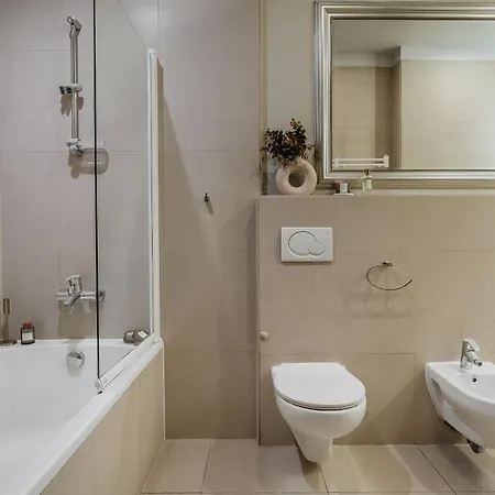 Apartahotel Florian Gate By Cityzen 3*